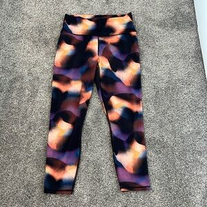 Women’s Fabletics orange/purple workout leggings!